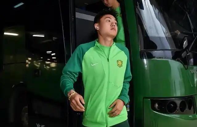 争议！媒体人：杨立瑜“在恒大待久了”，染上坏习惯！
