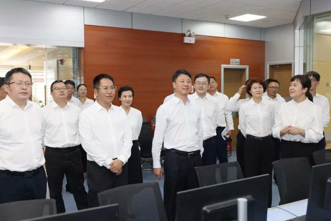 楚雄州融媒体中心成立大会暨揭牌仪式举行