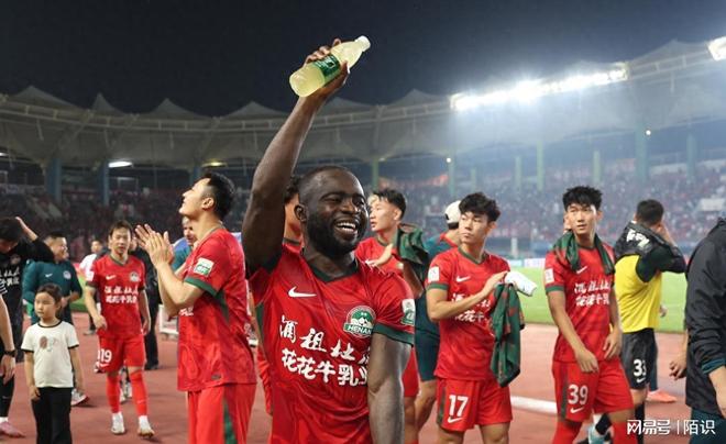 塞蒂恩VS韩鹏：同是3中卫，国安为什么不能像泰山一样反弹？