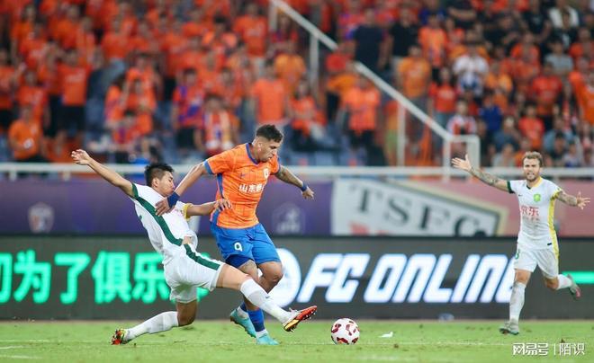 塞蒂恩VS韩鹏：同是3中卫，国安为什么不能像泰山一样反弹？