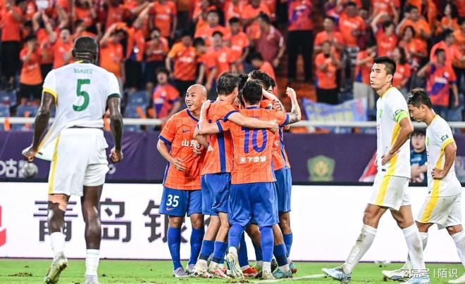 塞蒂恩VS韩鹏：同是3中卫，国安为什么不能像泰山一样反弹？