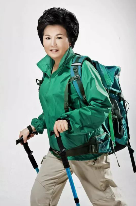《新闻联播》前主播邢质斌：与初恋丈夫相爱一生，晚年生活怎样？