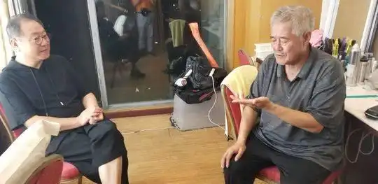 《刘老根3》粉碎赵本山范伟不和传言，封面新闻独家拍摄两人破冰见面场面