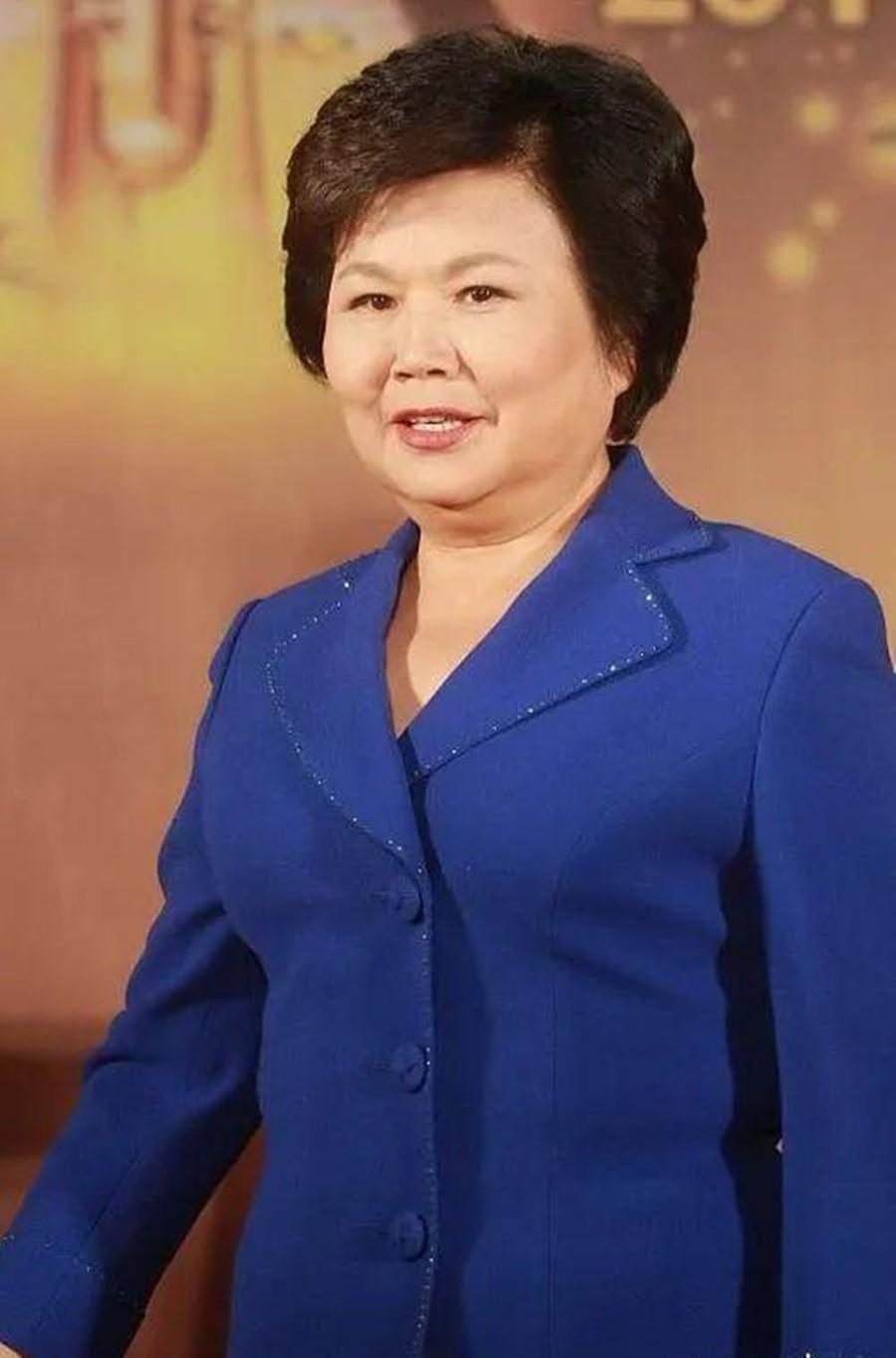 邢质斌已经退休12年，她与老公两人岁月静好，在烟火气里安享晚年