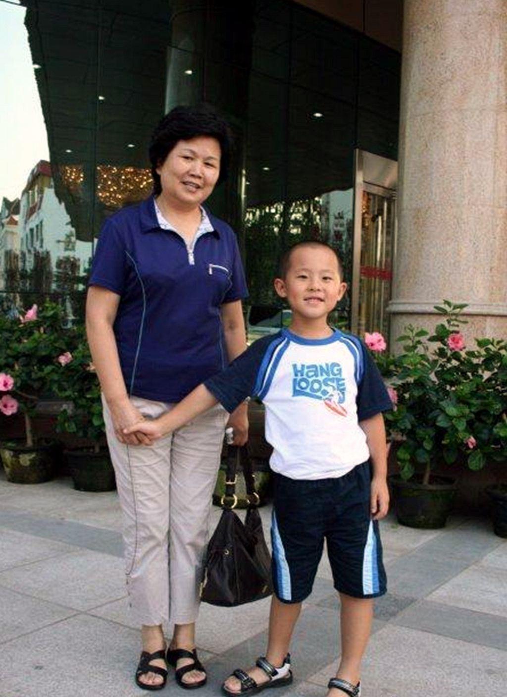 邢质斌已经退休12年，她与老公两人岁月静好，在烟火气里安享晚年