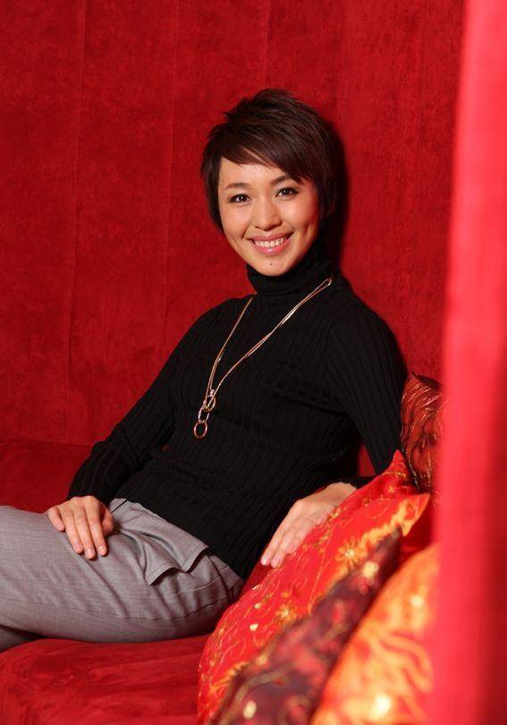 欧阳夏丹：主持《新闻联播》9年，两年前突然消失，背后有何隐情