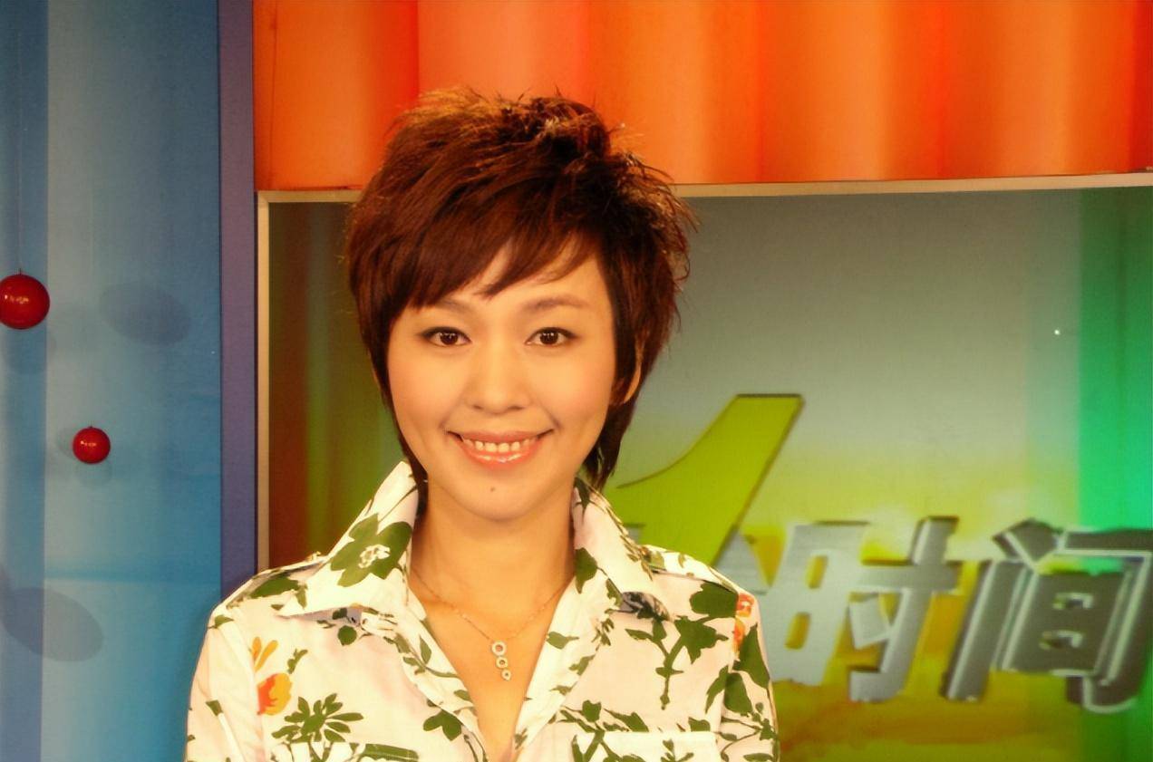 欧阳夏丹：主持《新闻联播》9年，两年前突然消失，背后有何隐情