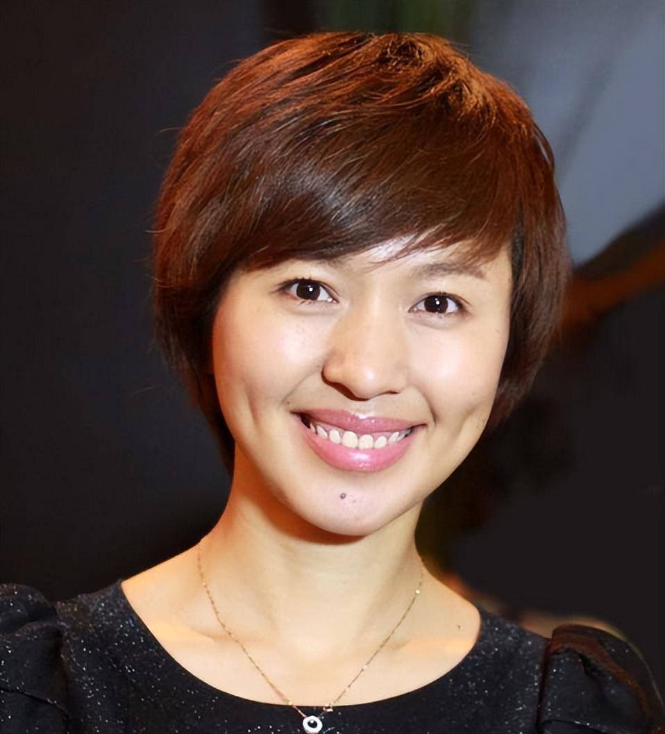 欧阳夏丹：主持《新闻联播》9年，两年前突然消失，背后有何隐情