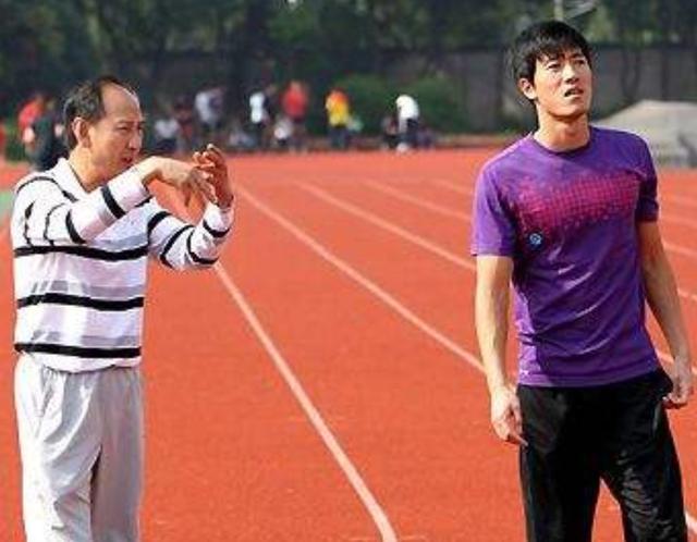 “亚洲飞人”刘翔：因退赛被国人骂了12年，如今退役后怎么样了？