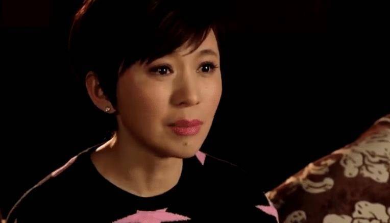 央视主持人欧阳夏丹：父亲曾患癌去世，母亲也患癌，45岁依然单身