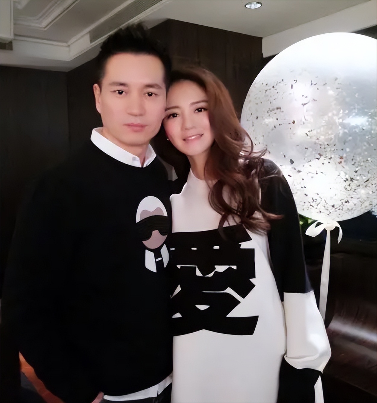 豪门梦碎！丈夫被抓安以轩整日以泪洗面，独自带俩娃照顾90岁公公