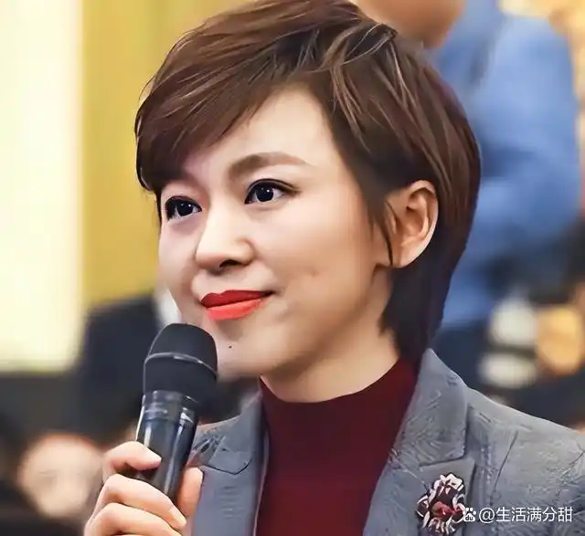 欧阳夏丹离开央视光环，回归普通人生活，她是否后悔？