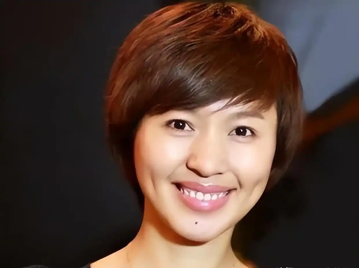 美女主持欧阳夏丹：离开央视后几乎没有固定的职业，今47岁仍单身
