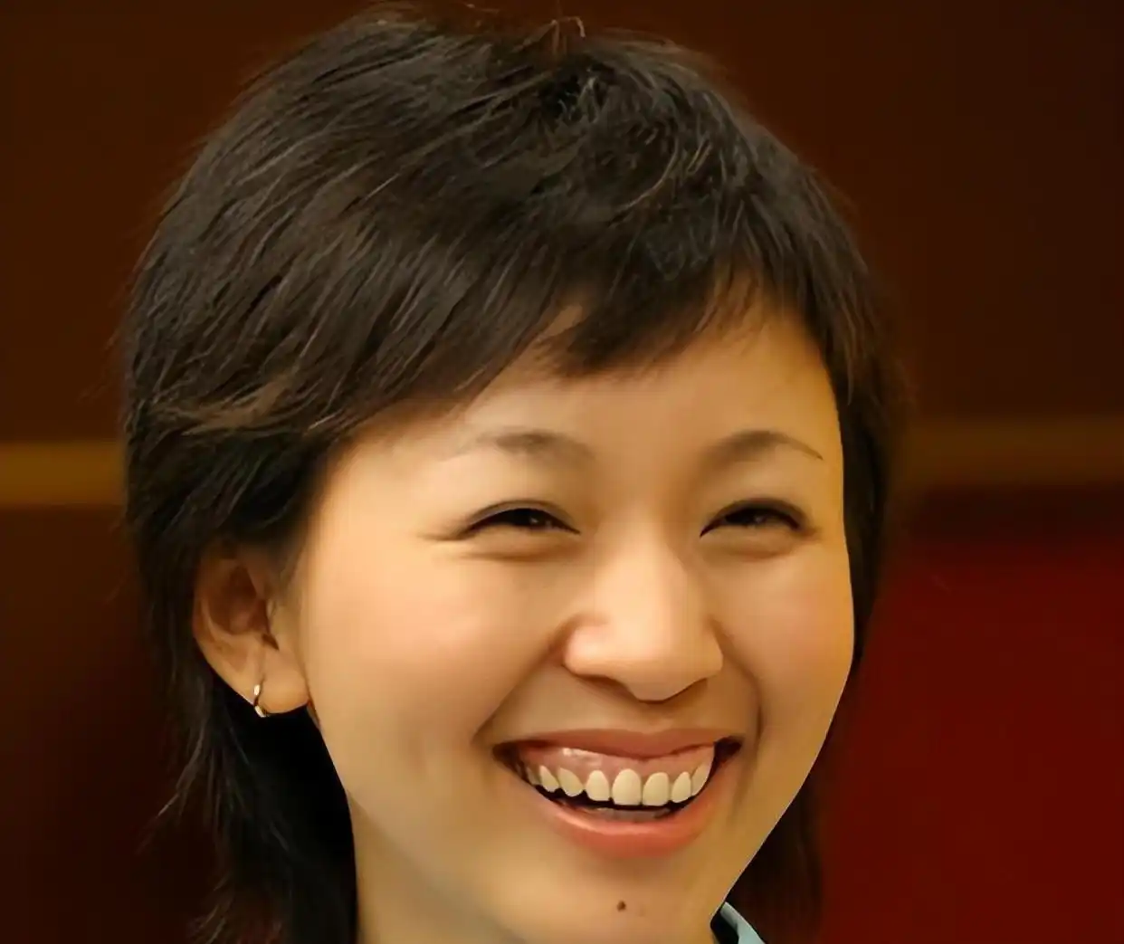 美女主持欧阳夏丹：离开央视后几乎没有固定的职业，今47岁仍单身