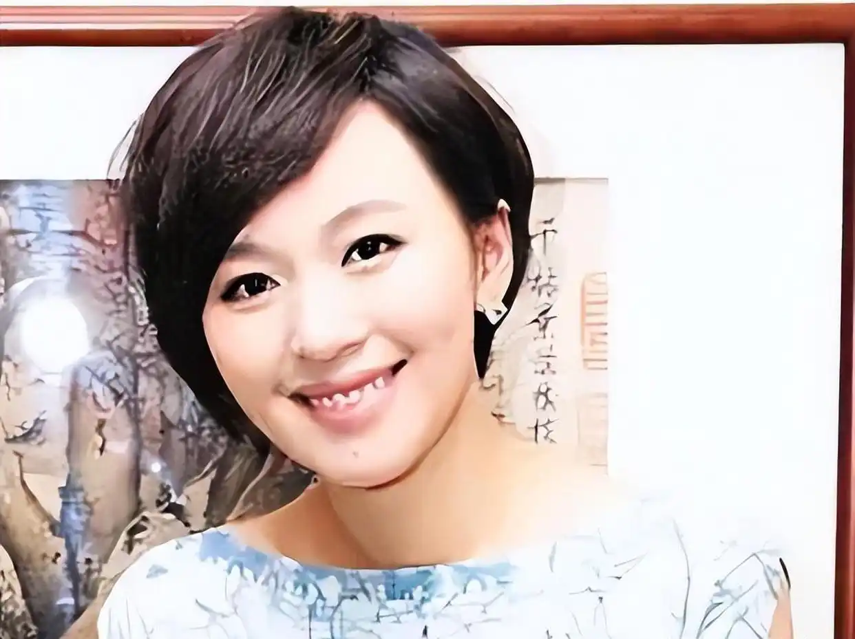 美女主持欧阳夏丹：离开央视后几乎没有固定的职业，今47岁仍单身