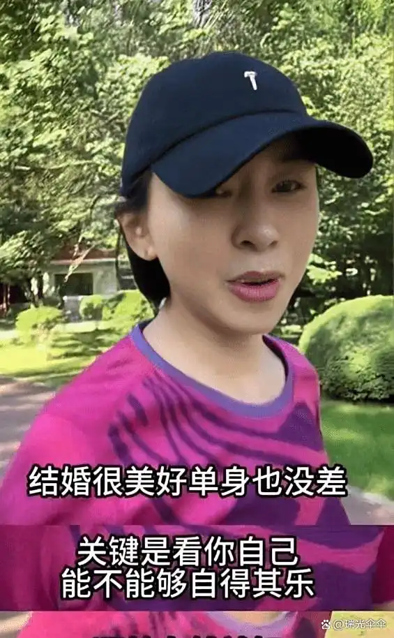 欧阳夏丹：父早逝母患癌，现年48无子无女，无稳定工作