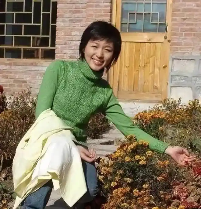 欧阳夏丹：父早逝母患癌，现年48无子无女，无稳定工作