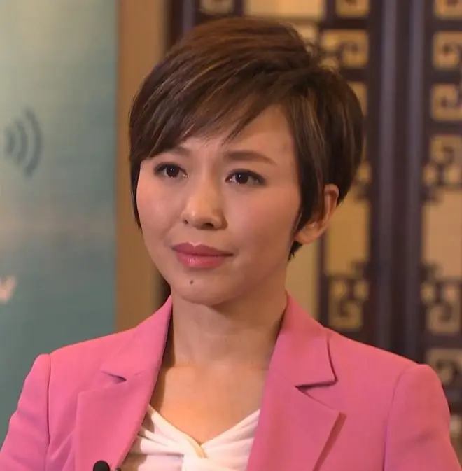 央视主持人欧阳夏丹：父亲早逝，她托起母亲的晚年，婚恋成难题