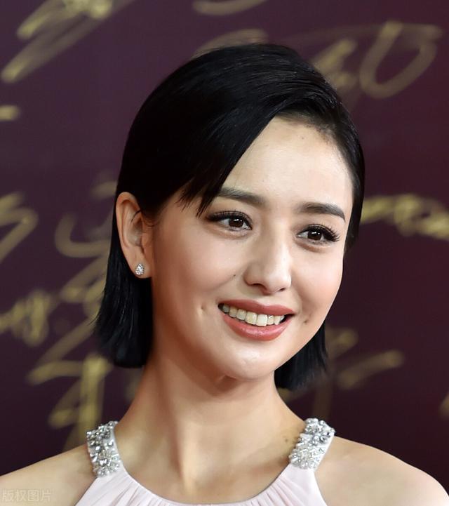 佟丽娅已经隐忍多年，又为何选择离婚？婚姻需要的是势均力敌