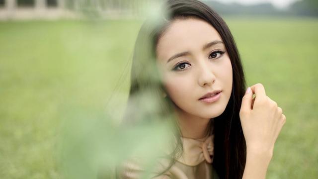 佟丽娅已经隐忍多年，又为何选择离婚？婚姻需要的是势均力敌