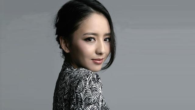 佟丽娅已经隐忍多年，又为何选择离婚？婚姻需要的是势均力敌