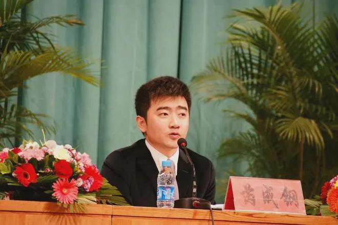 “央视败类”芮成钢，吃了六年牢饭，如今混得风生水起，身价过亿