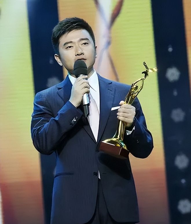 “央视败类”芮成钢，吃了六年牢饭，如今混得风生水起，身价过亿