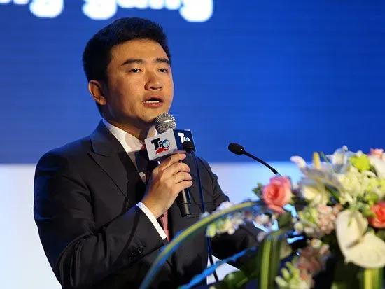 芮成钢:曾经的“央视名嘴”，事业顶峰锒铛入狱，现在结局如何？