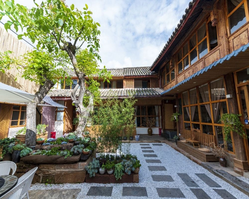 旅居大理 | 从别人家的汽车工程师到网红民宿主 她惊艳依旧