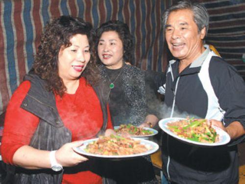 同时拥有6个老婆，如今再娶娇妻，雷洪的人生堪比韦小宝