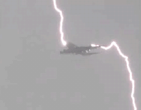 最近坐飞机，要看好天气