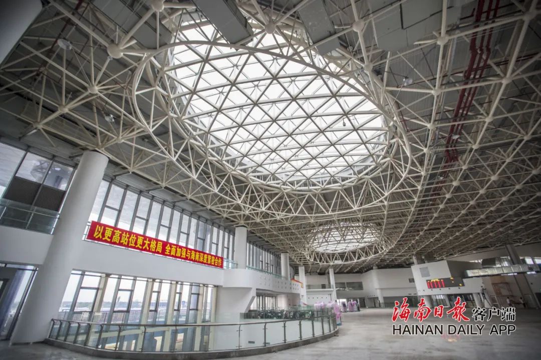 记者带你提前探营徐闻港，预计国庆假期开港运营！