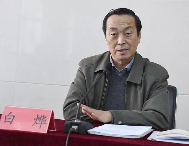 为什么说韩寒代笔几乎是被实锤？韩寒的这三点表现就是“铁证”！