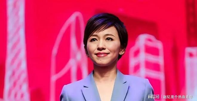 欧阳夏丹48岁改行成功，央视主持人的转型之路