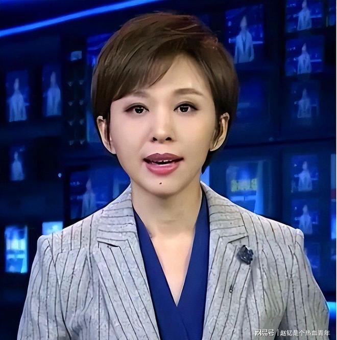 欧阳夏丹48岁改行成功，央视主持人的转型之路