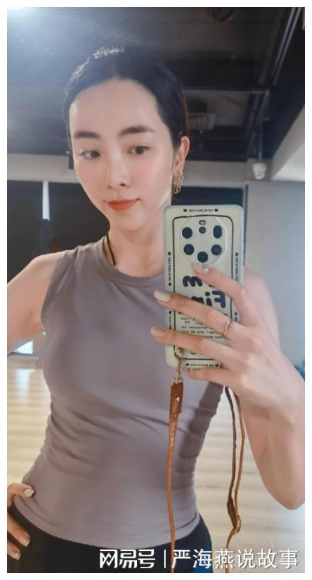 欧阳夏丹：一路好好走，却被央视除名，如今几乎没有固定工职