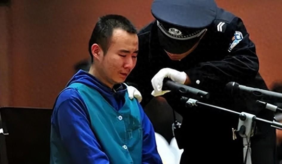 大学生药家鑫被判死刑，想捐出眼角膜，父亲拒绝：你把罪恶都带走