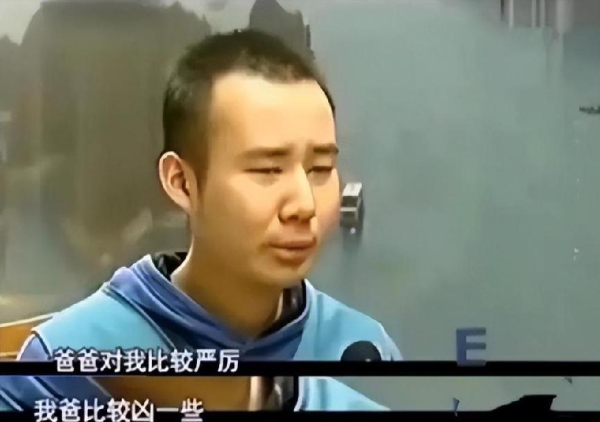 大学生药家鑫被判死刑，想捐出眼角膜，父亲拒绝：你把罪恶都带走