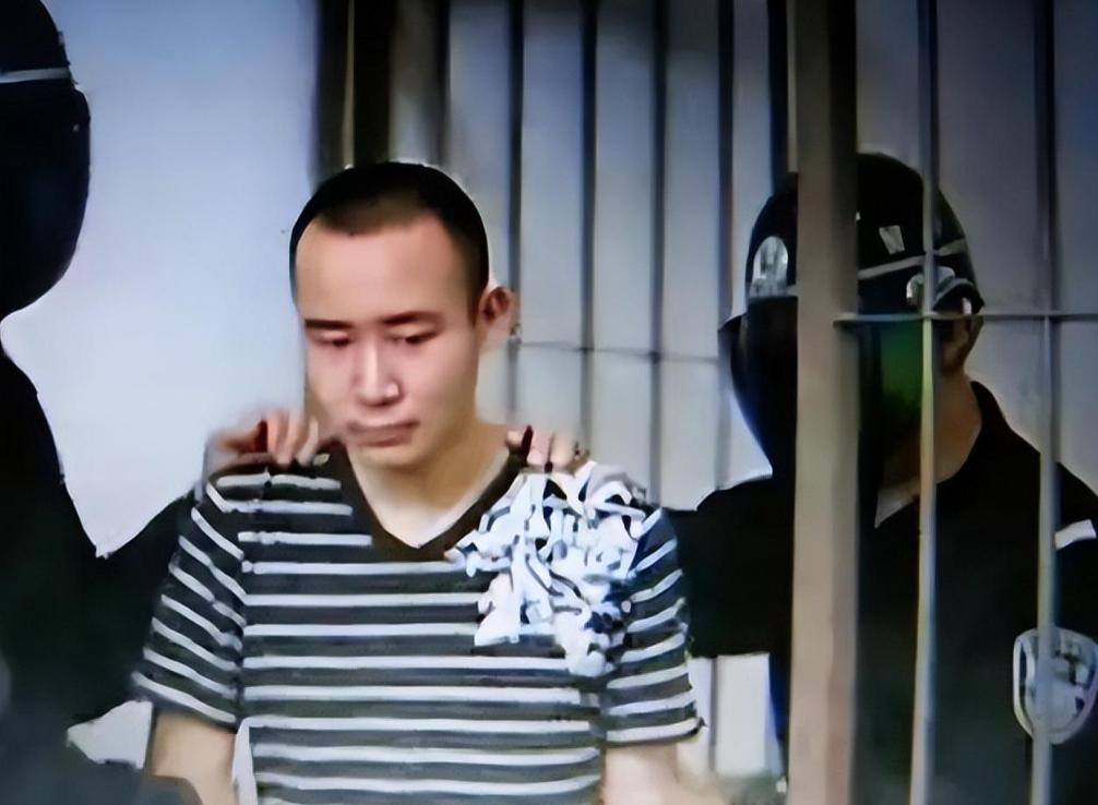 大学生药家鑫被判死刑，想捐出眼角膜，父亲拒绝：你把罪恶都带走