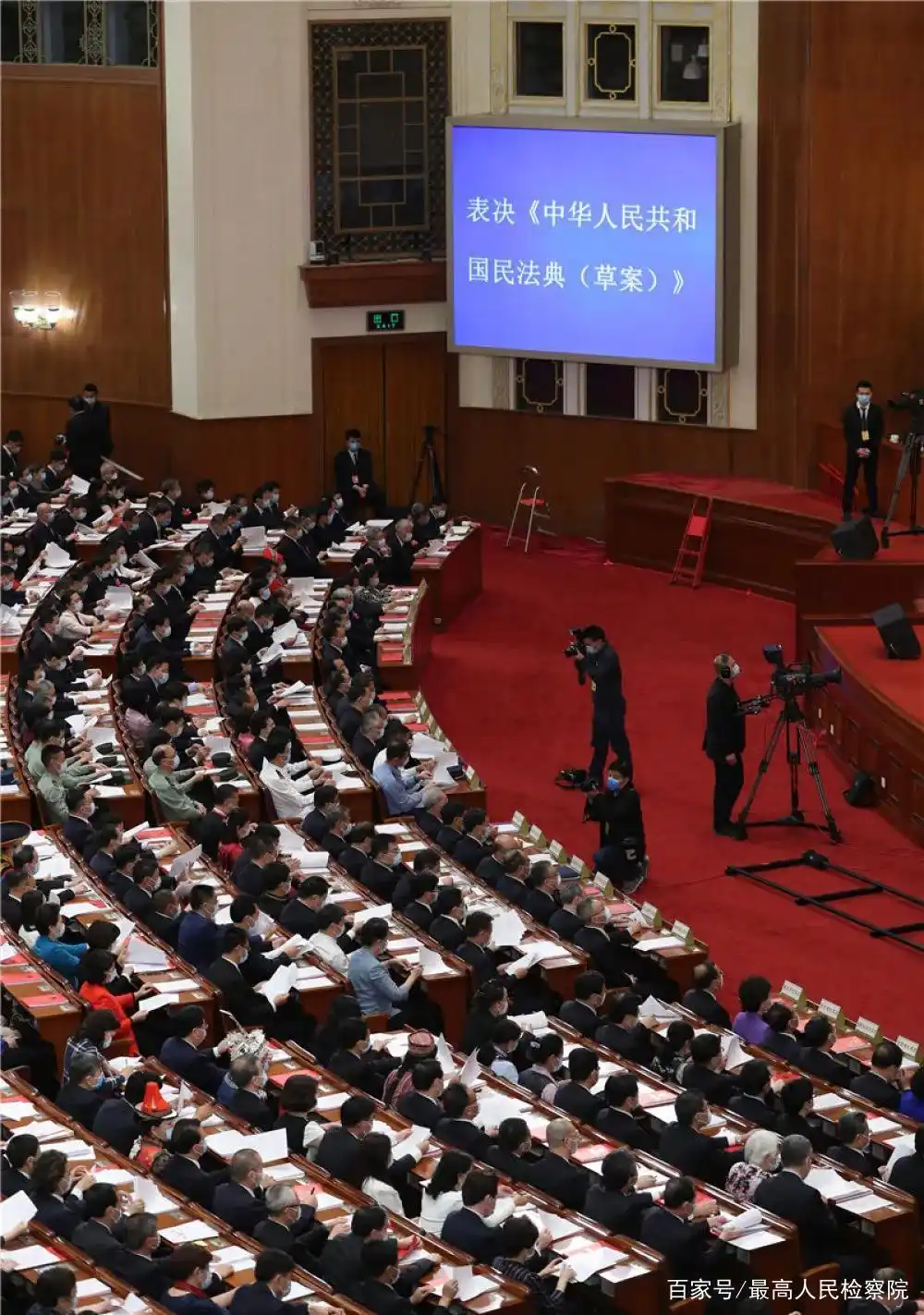 《法治日报》评出2020年度十大法治新闻、法治人物