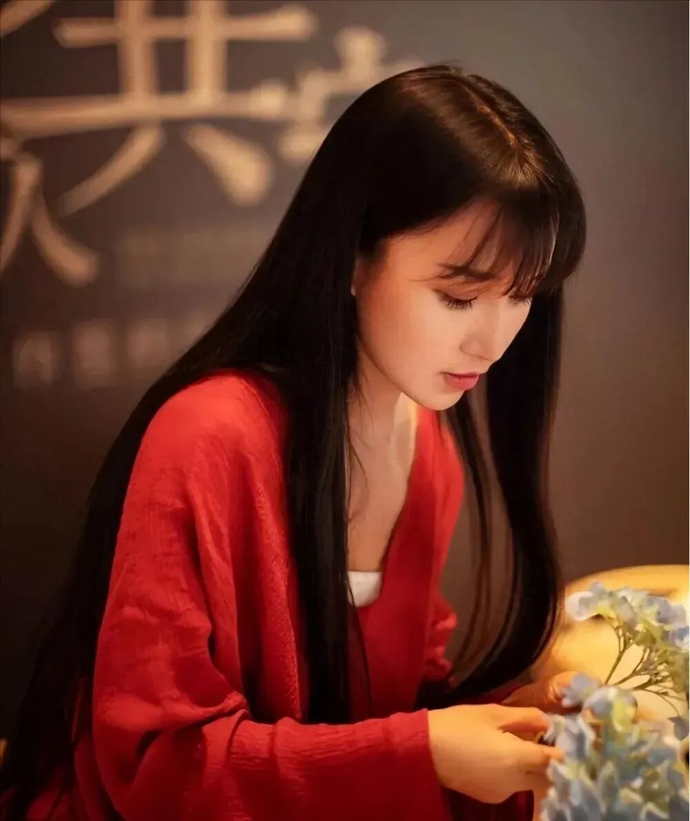 自曝年入9位数后秒封号！蓝战非抖音2500万粉丝说没就没？