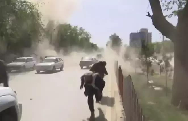 在阿富汗袭击中遇难的战地记者