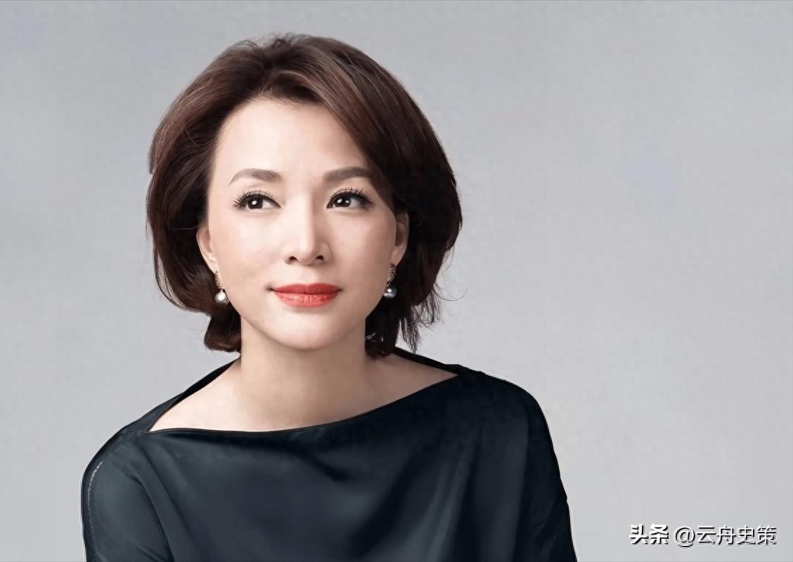 曾被誉为"央视一姐"的董卿 ，把机会留给年轻人后，如今怎么样了