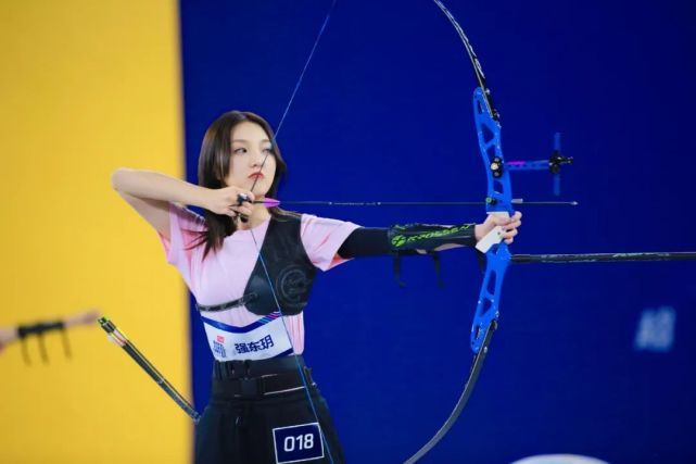 她曾是女团第二名，没观众缘成过气偶像，一个月瘦6斤