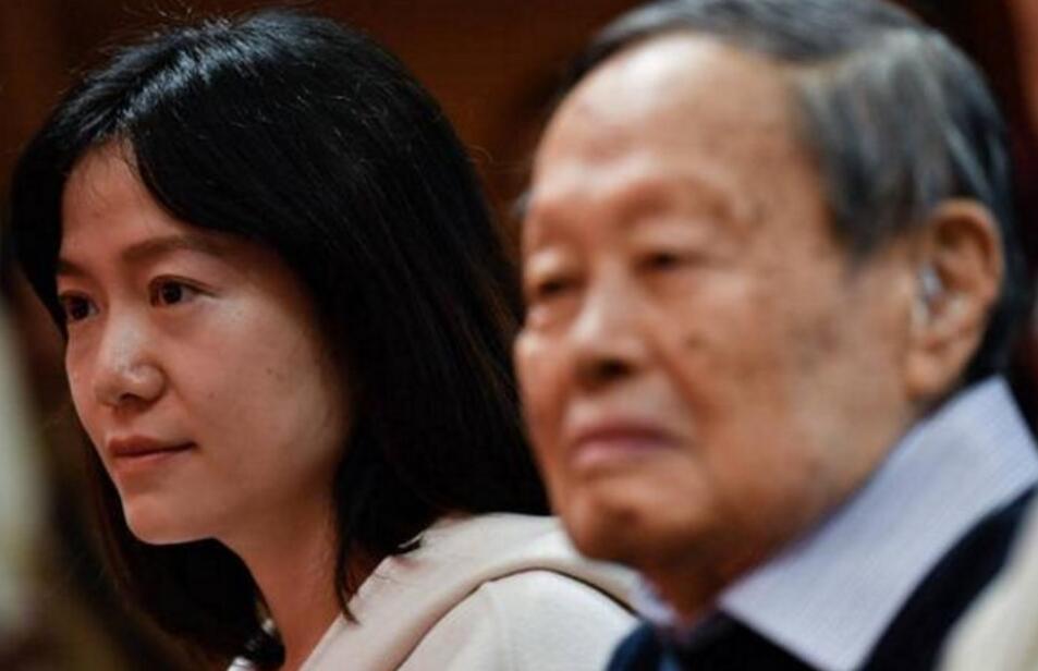 翁帆没有看错人！除了房子之外，杨振宁所有的钱都交给女方打理