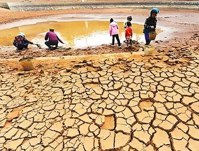 2025又是灾难年！全球变暖加剧，暴雨洪水频发，亿万人将逃离家园