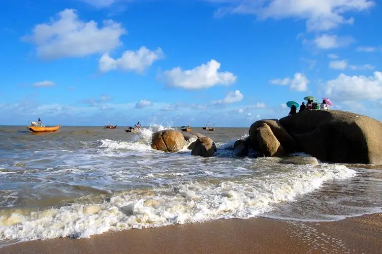 钦州旅游必去十大景点：从三娘湾到八寨沟，探秘岭南滨海秘境