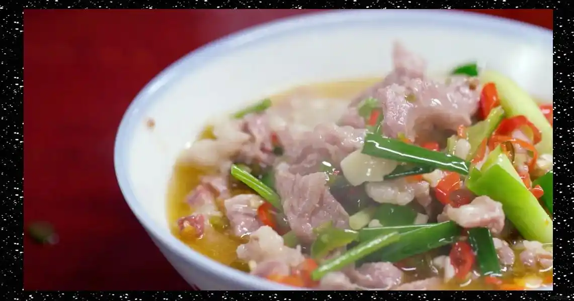 湖南小炒肉与醴陵小炒肉：地方美味的碰撞与交融