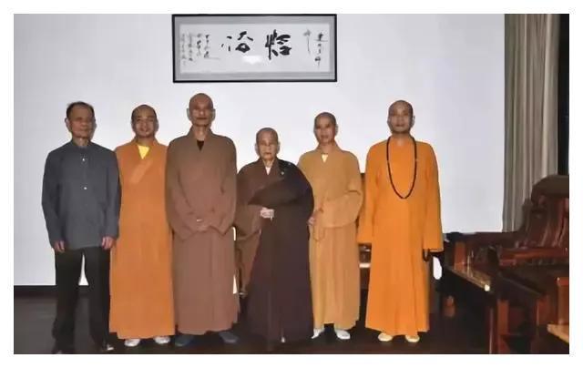 浙江温州：达照法师一家向佛，五人示现僧相，实乃佛教界的骄傲