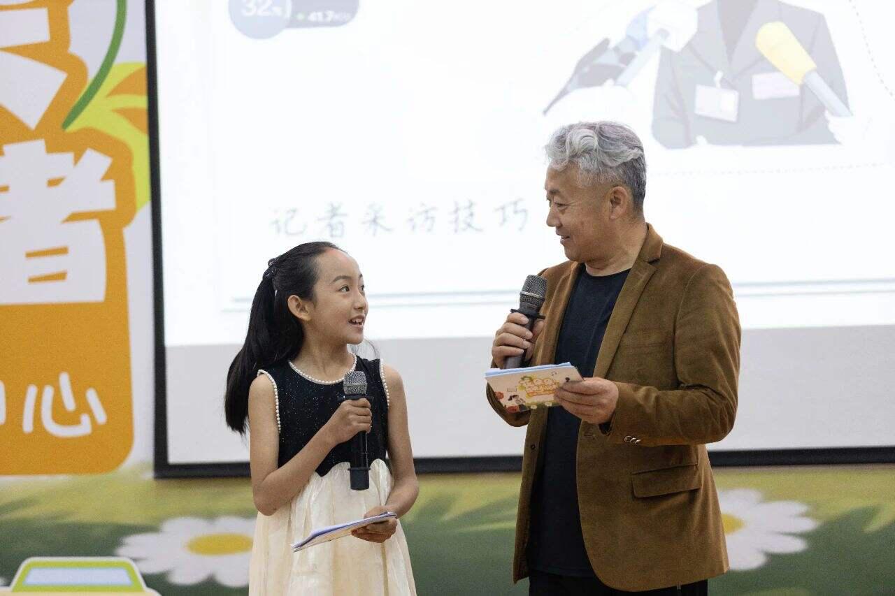 “花朵朵”昆明小记者丨100名小朋友学采访画昆明，在直播间里向母亲告白